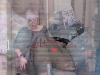 Mature married couple Addams-family: rubbing the clitoris, close-up sex & playing with a wet pussy..