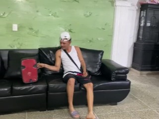 me le insinuo a mi padrastro para que me folle mi gran culo