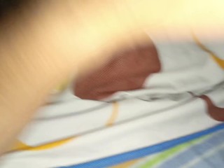 POV: PARTE 1/3. Mi cuñada me seduce quedándose en mi cama, casi nos pilla su hermana.