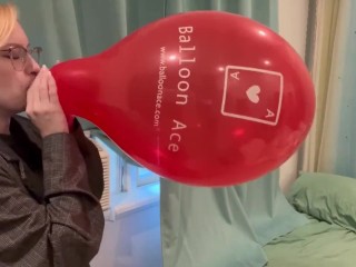 Blowing up a 14’’ Belbal Balloon until it POPS!