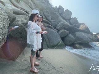 Gringo offers me money to have a public threesome on Colombian beaches - Katty Blake