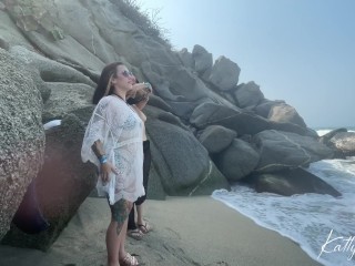 Gringo offers me money to have a public threesome on Colombian beaches - Katty Blake