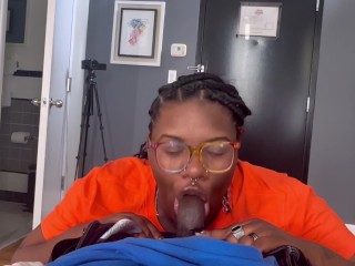 Ebony BBW Delivers Pizza And Gets A Tip