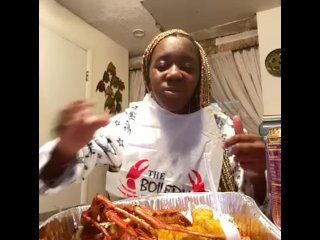Alliyah Alecia Eating Show: Eats SeafoodBoil Mukbang (Snow Crab Legs , Corn, Potatoes, Shrimp) *YUM*