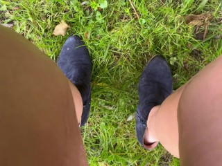 Desperate wetting accident outdoors piss on shoes and dress after party