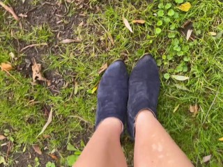 Desperate wetting accident outdoors piss on shoes and dress after party