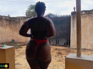 Ebony African babe Akiilisa playing with herself outdoors/free pornhub video