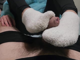 footjob fetish rubbing cock with feet