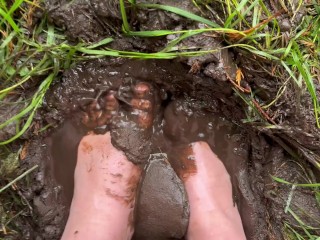 Pissing on dirty muddy feet outside