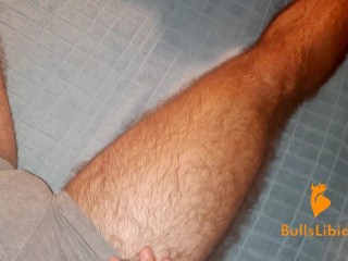 Bi Solo Guy Flexing and Slapping his Thigh | Filling Condom with Cum