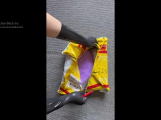 Unpacking the pussy mask from Dreammaskstudio