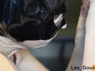 4K - Catwoman with red lipstick gives a nice blowjob, swallows the cum and laps it from her hands