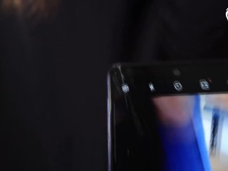 Who has bigger feet? - Teaser