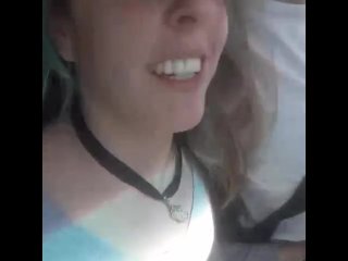 AMATEUR HOTWIFE. HUMILLA A SU CORNUDO MIENTRAS MAMA OTRA VERGA EN EL AUTO