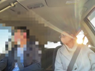 真昼間の車内でHカップ爆乳の女子大生にカーフェラしてもらった①