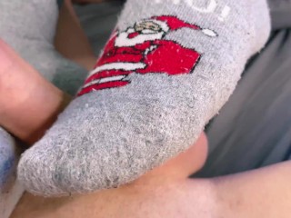 The best Christmas gift from stepsister - Footjob in Christmas socks - FINEST FOOT FETISH SCENE Feet