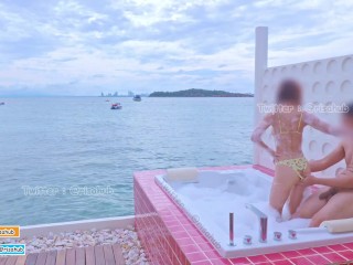 fucked in bath, Sบรรยากาศเป็นใจ วิวทะเลสวยๆ ลมทะเลเย็นๆ แดดกำลังพอดี กับกิจกรรมระหว่างคู่รักสุดเสียว