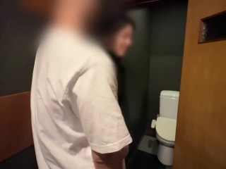 【居酒屋ハメ撮り】ナンパした女と浮気セックス｜即フェラから中出し「彼氏には内緒にして…！」