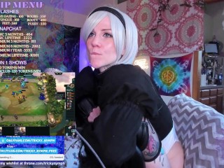 2B plays TFT and Mukbang? :o