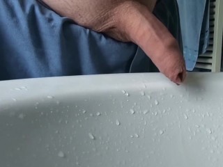 Guy Pee in Sink with FUNNY rewind