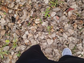 I had to pee while I was on a hiking trail (risky public pee)