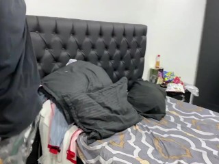 voy al medico y la enfermera esta caliente asi que me la follo y le ordeño las tetas