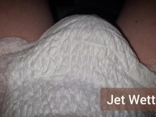 Desperately wetting my diaper (nappy) in bed