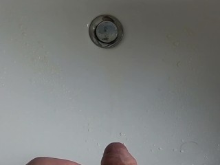 Man Piss in Sink and he farts many Times its Amazing