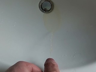 Man Piss in Sink and he farts many Times its Amazing