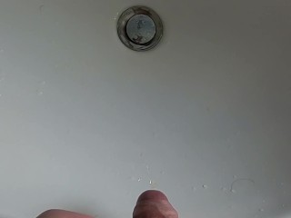 Man Piss in Sink and he farts many Times its Amazing