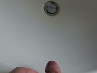 Man Piss in Sink and he farts many Times its Amazing