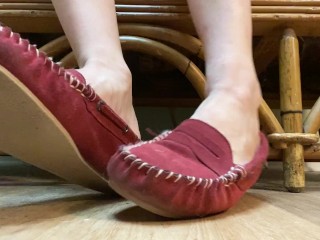Watch my soft soles in moccasins while my family doesn’t pay attention