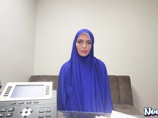 Hijab Girl Fucked For Immigration Papers