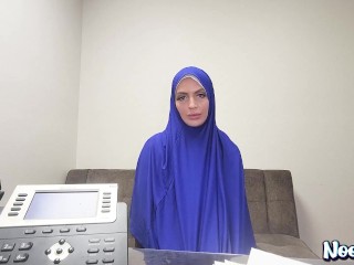 Hijab Girl Fucked For Immigration Papers