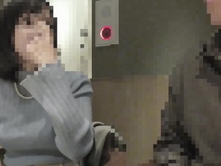 【個人撮影】#23 エンW不倫CH 漫画喫茶で誰も見ていないことを良いことに。。生挿入して中出しする不倫カップルの日常♡／Japanese amateur /日本人/japanese wife/ mi