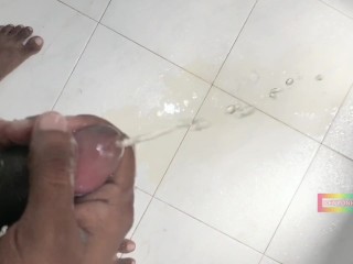 Peeing After Cumshot Srilanka (අතේ ගහලා කැරි එක්කම චූ කරා)