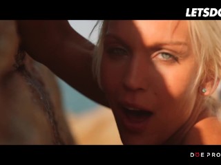 Beach Blowjob With Sexy Babe Cecilia Scott - LETSDOEIT