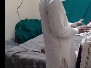 Desi Tailor ne pregnant Bhabhi ki gand mari, Anal sex painful Ass fucking with clear hindi audio