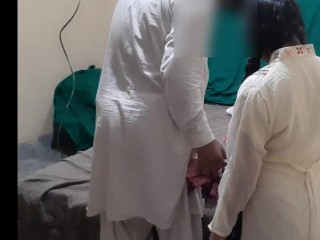 Desi Tailor ne pregnant Bhabhi ki gand mari, Anal sex painful Ass fucking with clear hindi audio