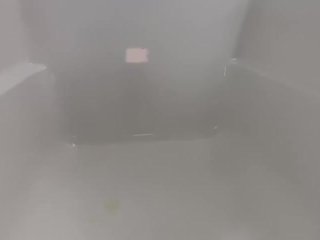 女子大生がシャワーの前におしっこ