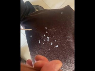 CUSTOM VIDEO - HANDJOB AND BLOWJOB FOR CUMSHOT IN JERSEY SENT TO US FOLLOWER of E.E.U.U