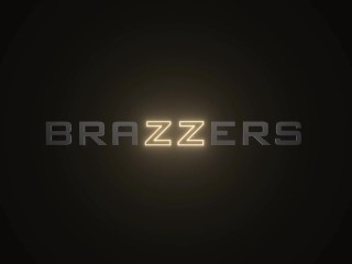 Making Luna Squirt Everywhere.Luna Star / Brazzers