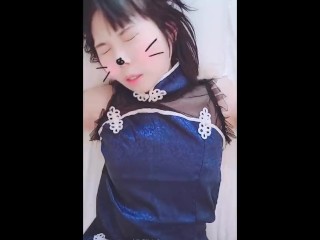 髪もスカートも超ミニ♥️お団子青チャイナ服娘の 美味おま○こに中出し！精子が桃尻つたってトローリ🍑