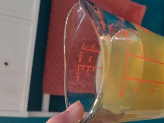 REQUEST measuring cup piss and pour