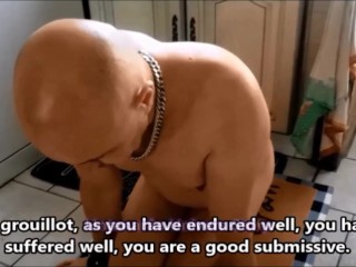 VOST engl - Repas gamelle pour cet inférieur nu et chaste.