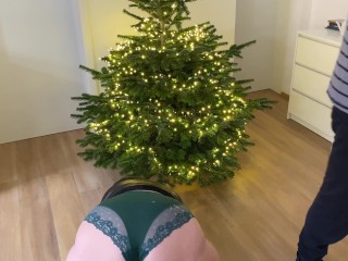 Mother-in-law made me cum on her fat ass near the Christmas tree