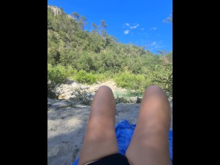 Sport at the park - open her thighs