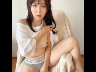 スケスケ乳首Tシャツを見せびらかして恥ずかしいオナニーも見せびらかす【痴女】