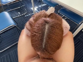 オフィスの会議室で嫌がる女子社員にフェラさせる