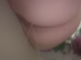 Teen FTM pissing in bathtub